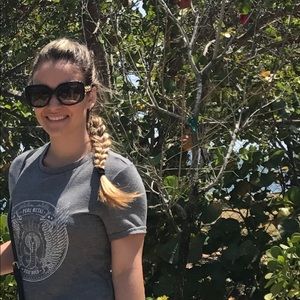 Meet your Posher, Celia